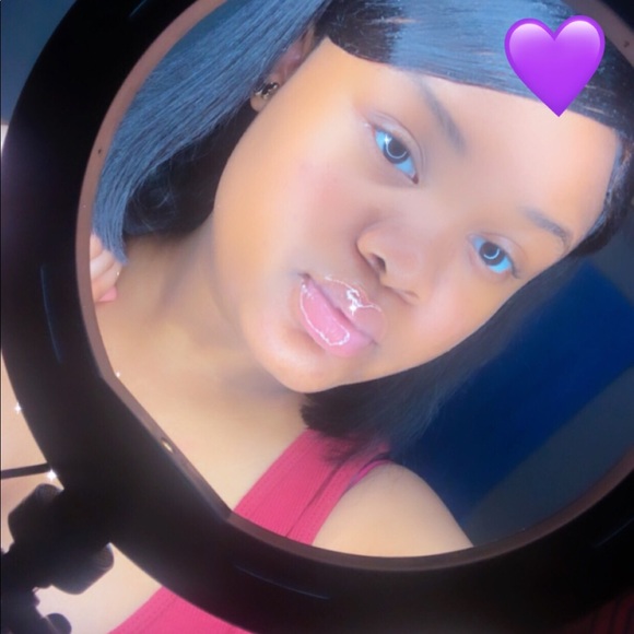 Meet your Posher, Julianna - Picture 1 of 1